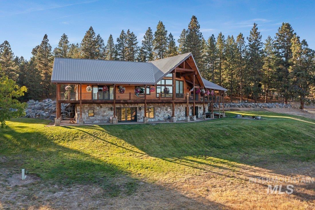 62924 Wolf Creek Ln Property Photo 9