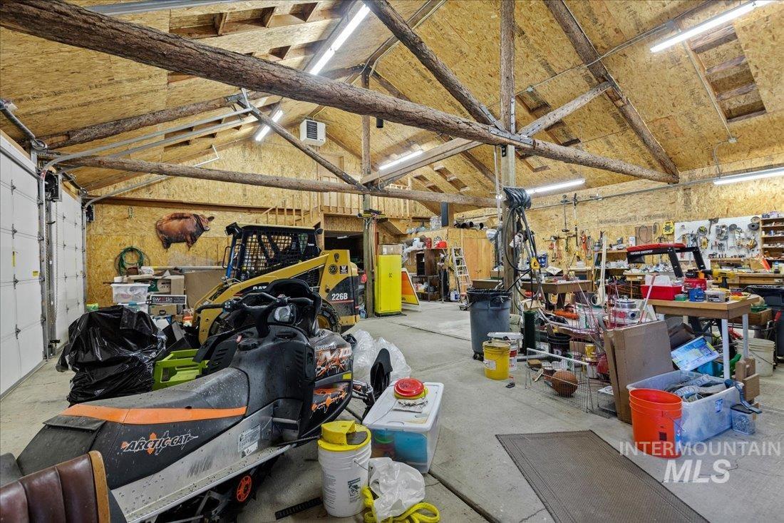 62924 Wolf Creek Ln Property Photo 37