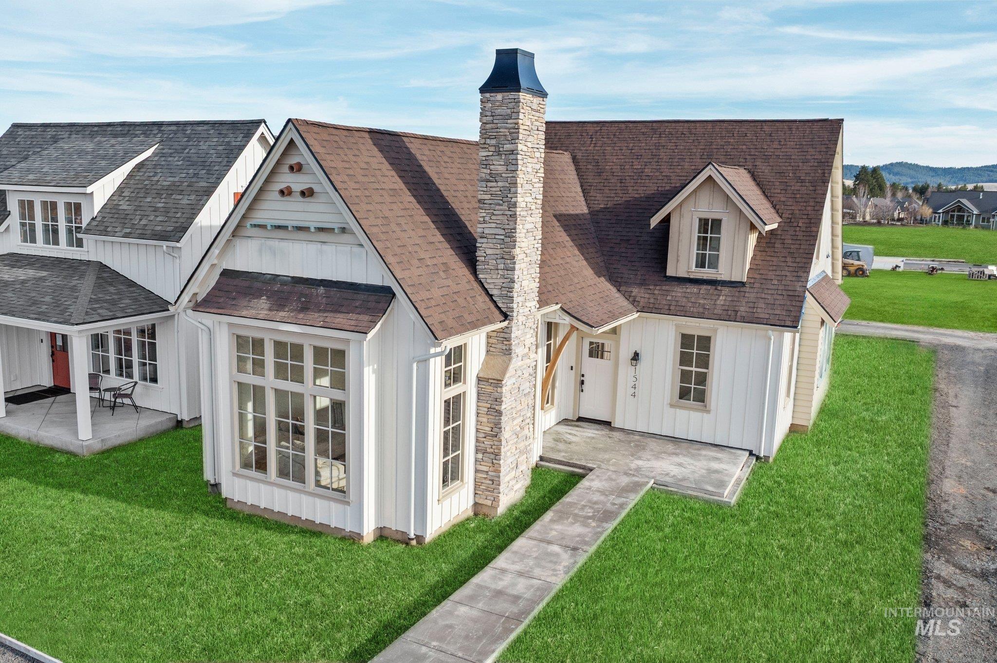 1544 Picotee Circle Property Photo 1