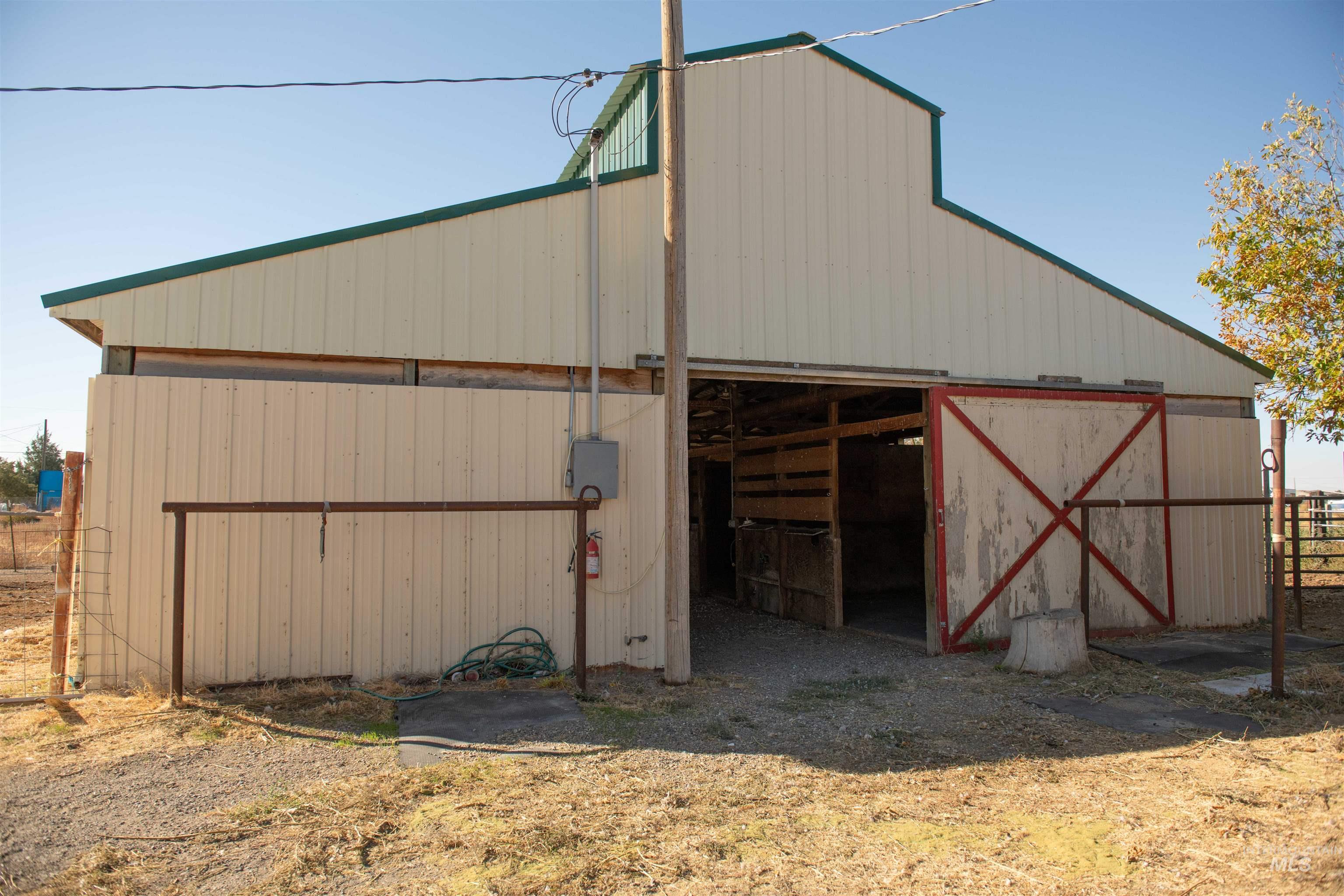 1325 Hwy 51 Property Photo 3