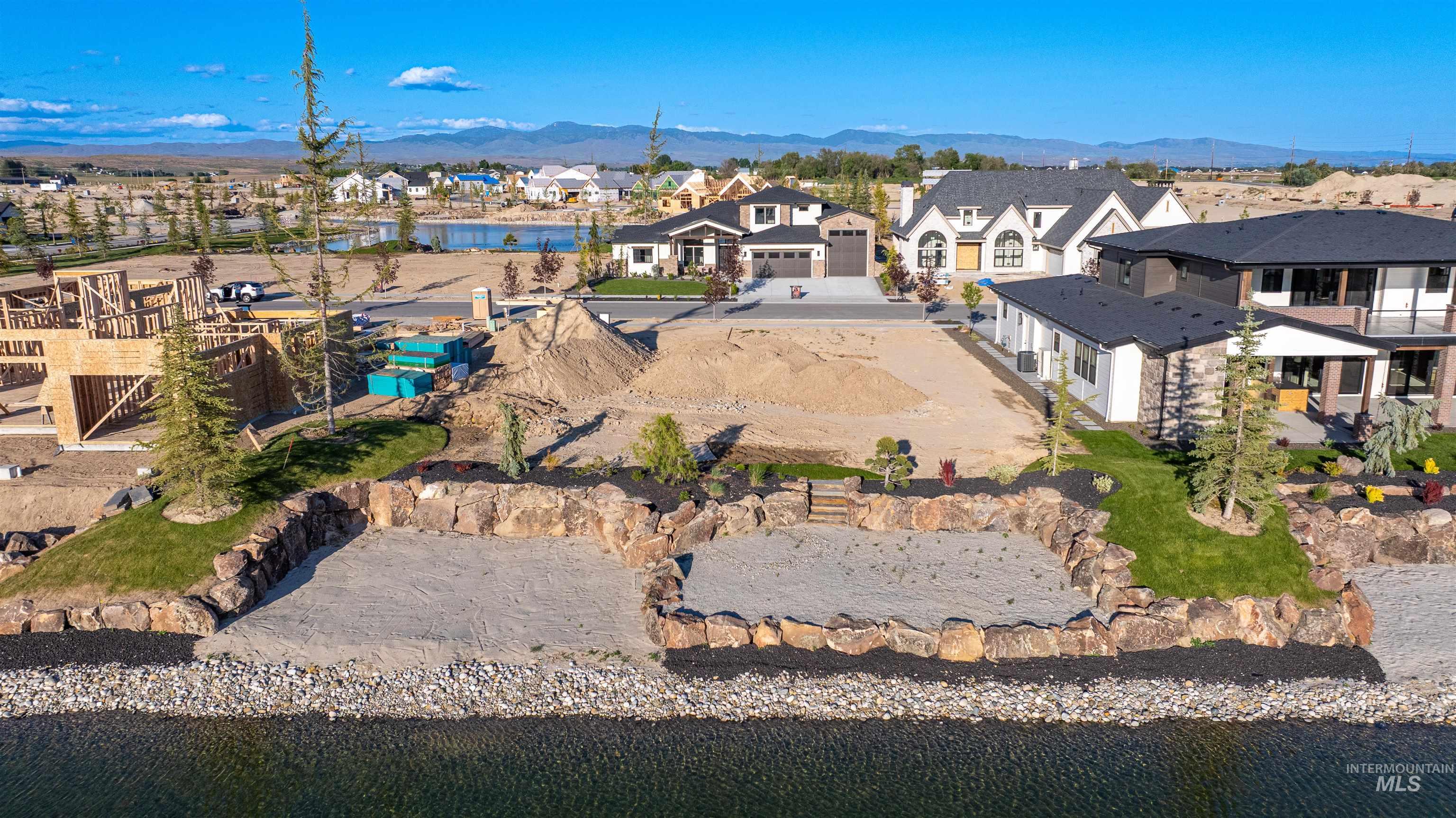 3427 N Hardwick Ave. Property Photo 2