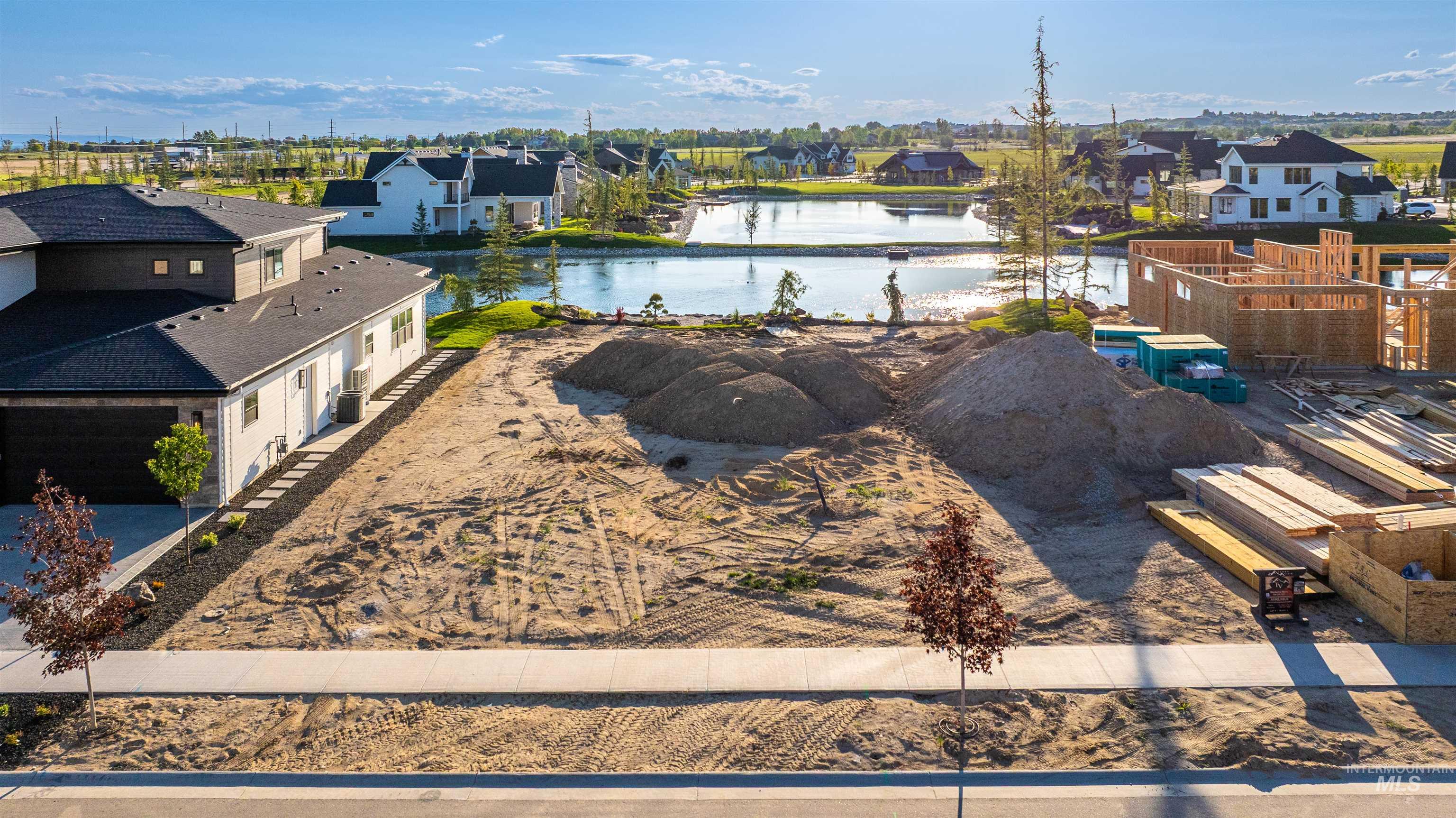 3427 N Hardwick Ave. Property Photo 3