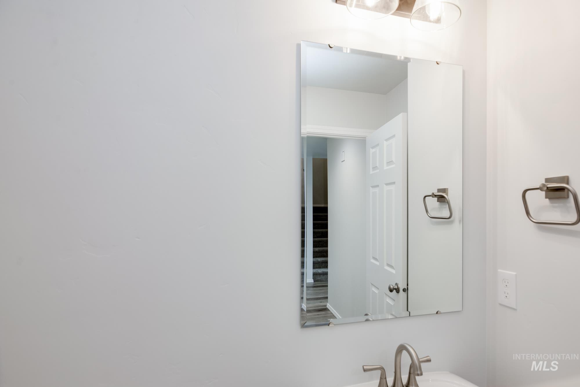 2219 W Cascara St Property Photo 9