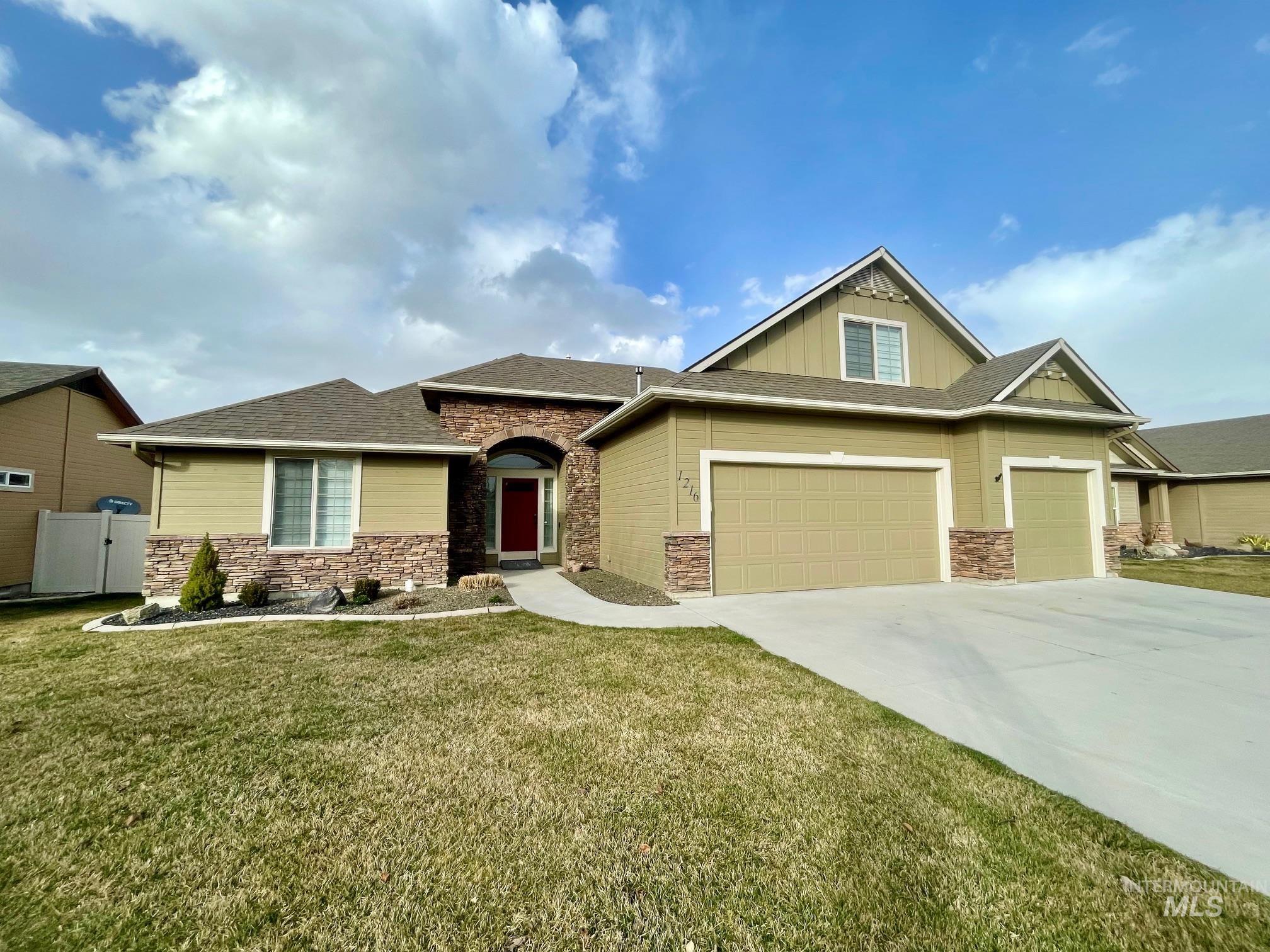 1216 W Belknap Dr Property Photo 1