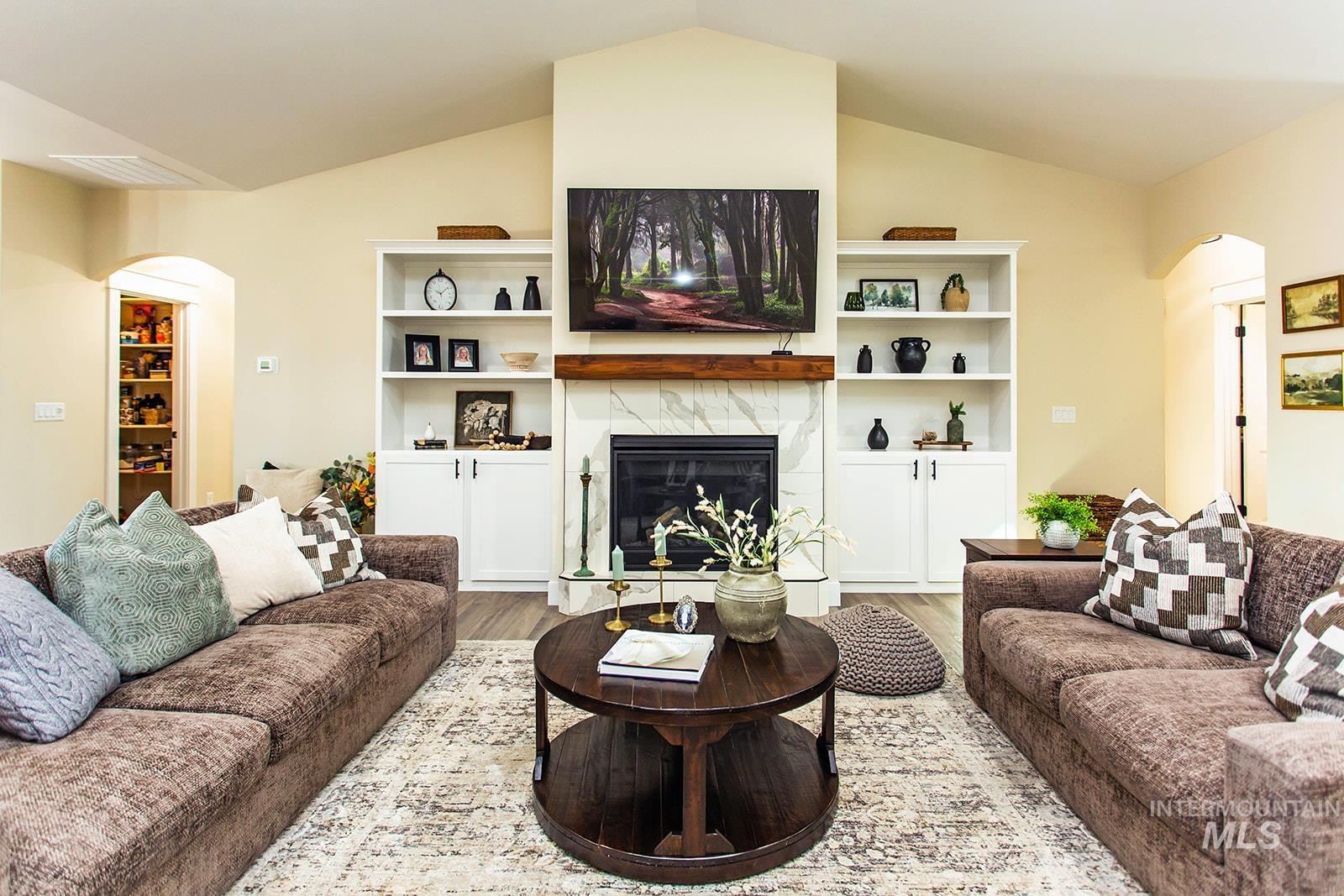 1529 Clear Creek Loop Property Photo 7