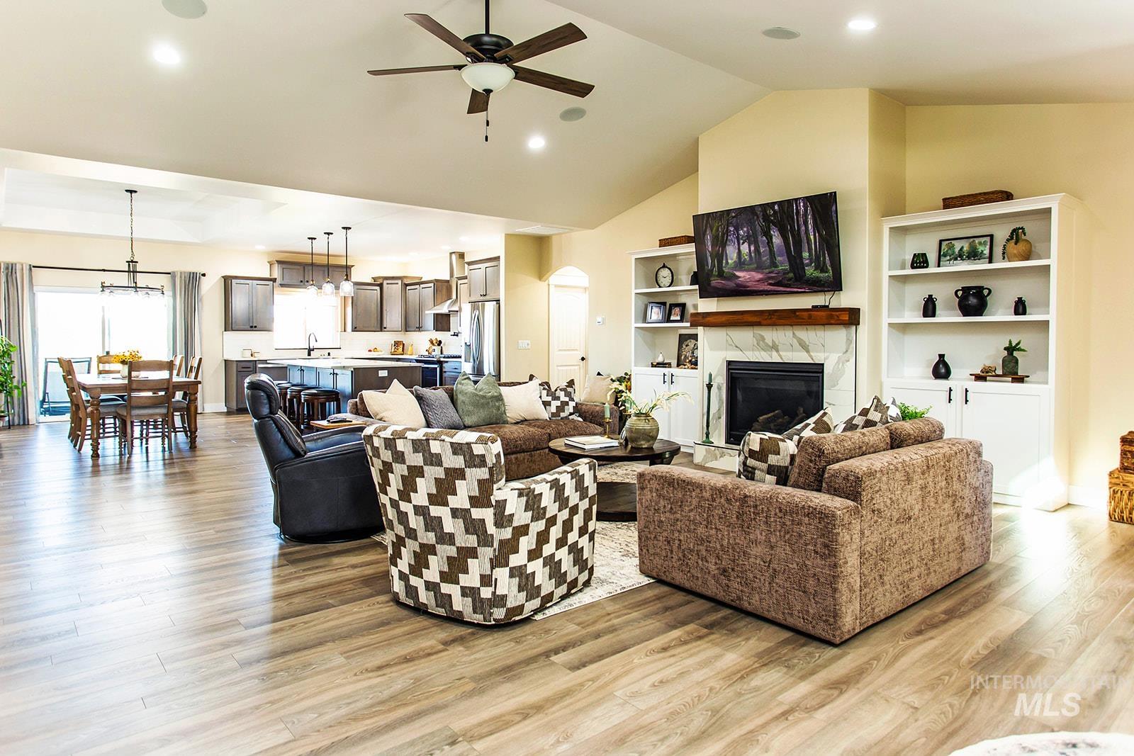 1529 Clear Creek Loop Property Photo 8