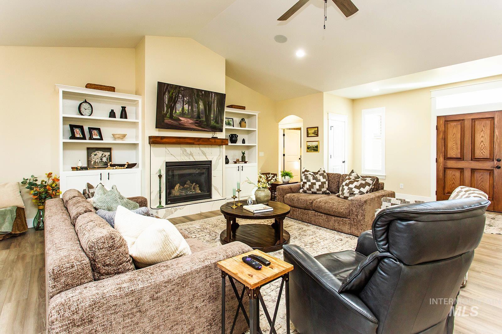 1529 Clear Creek Loop Property Photo 9