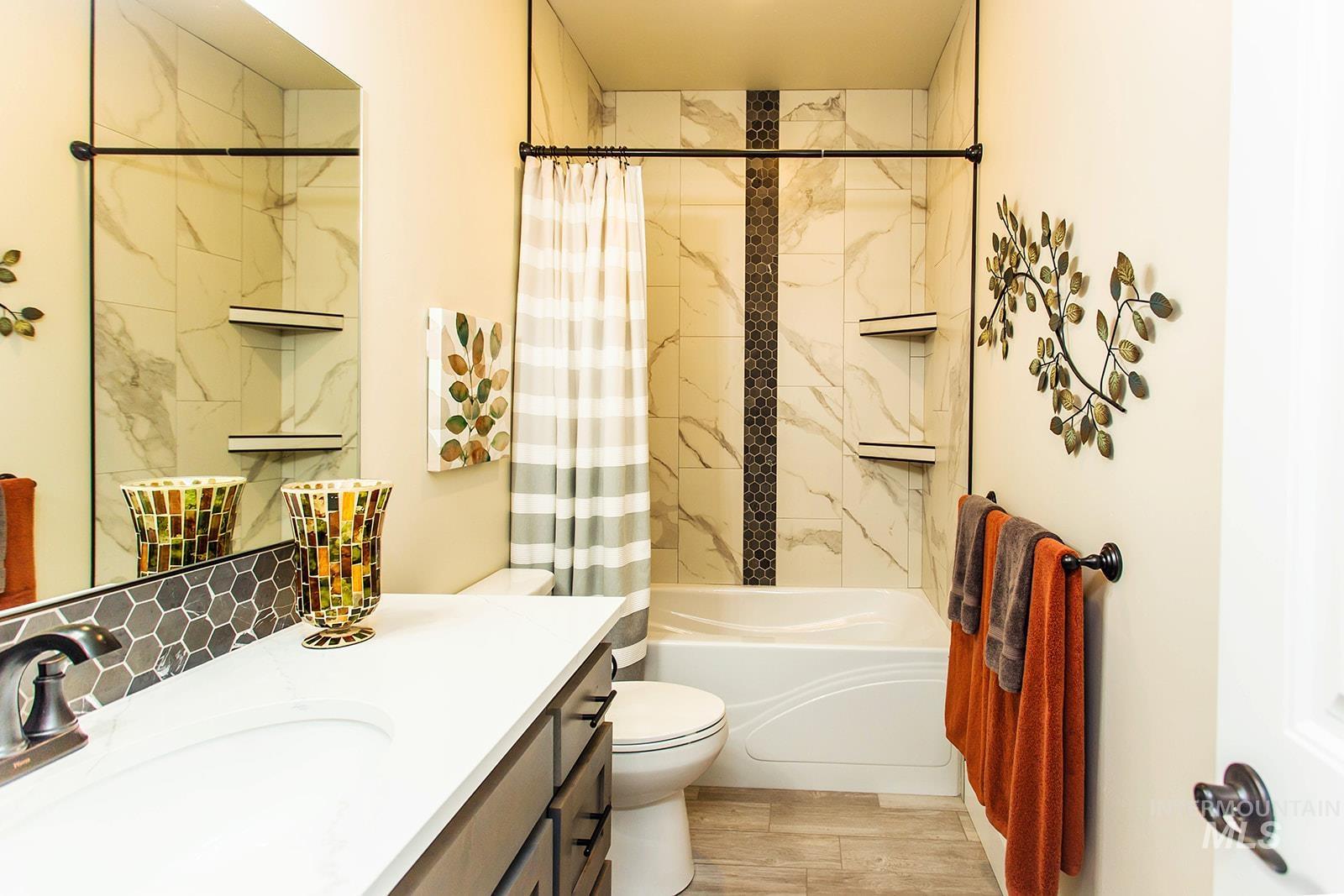 1529 Clear Creek Loop Property Photo 36