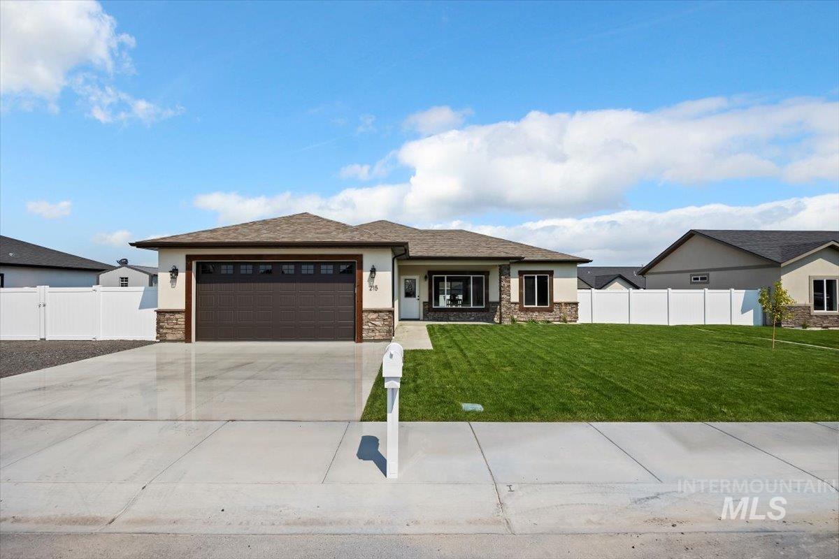 215 Sandi Road Property Photo 1