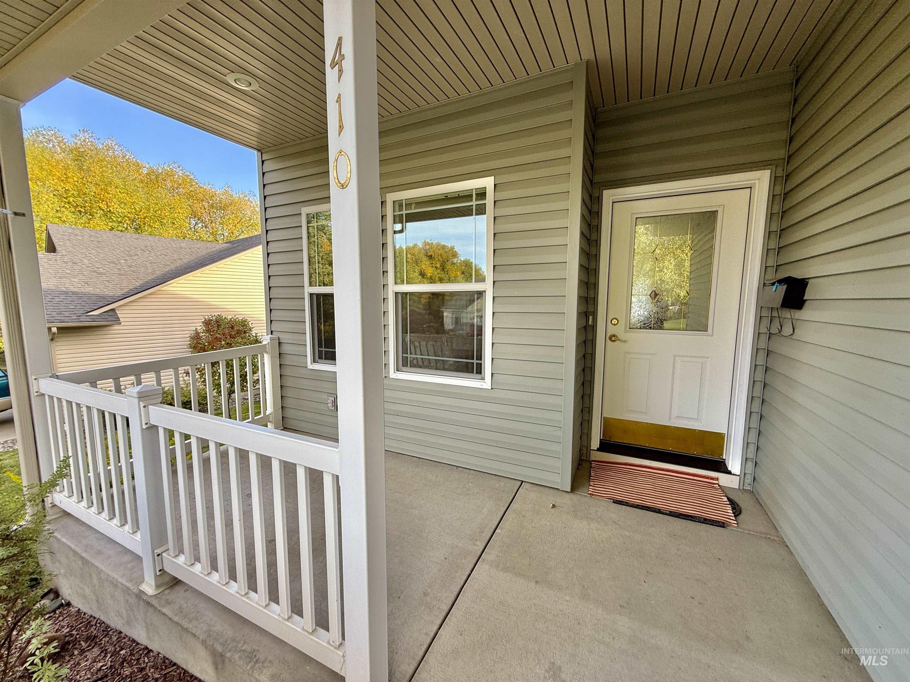 410 Aspen Lane Property Photo 3