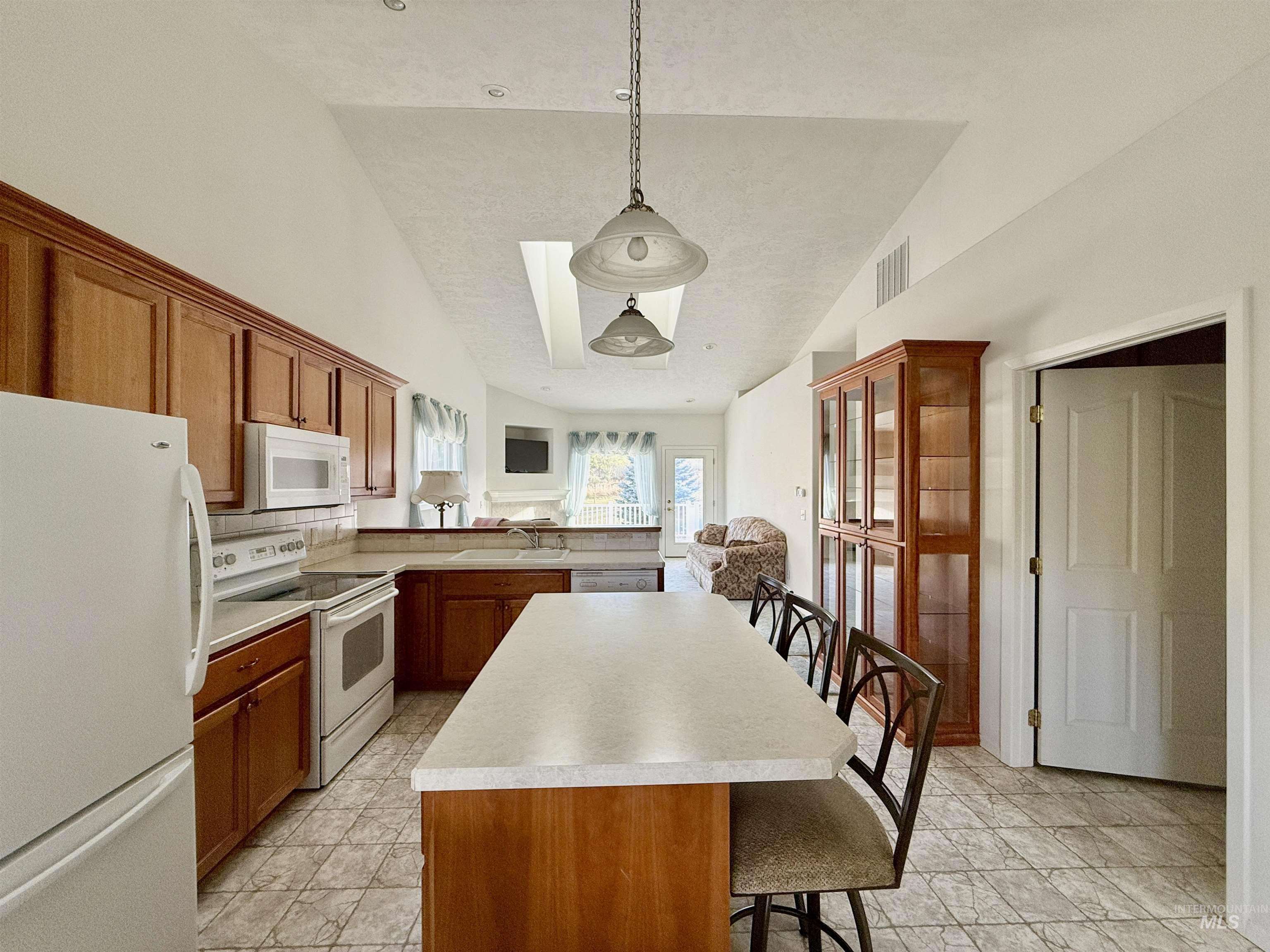 410 Aspen Lane Property Photo 6