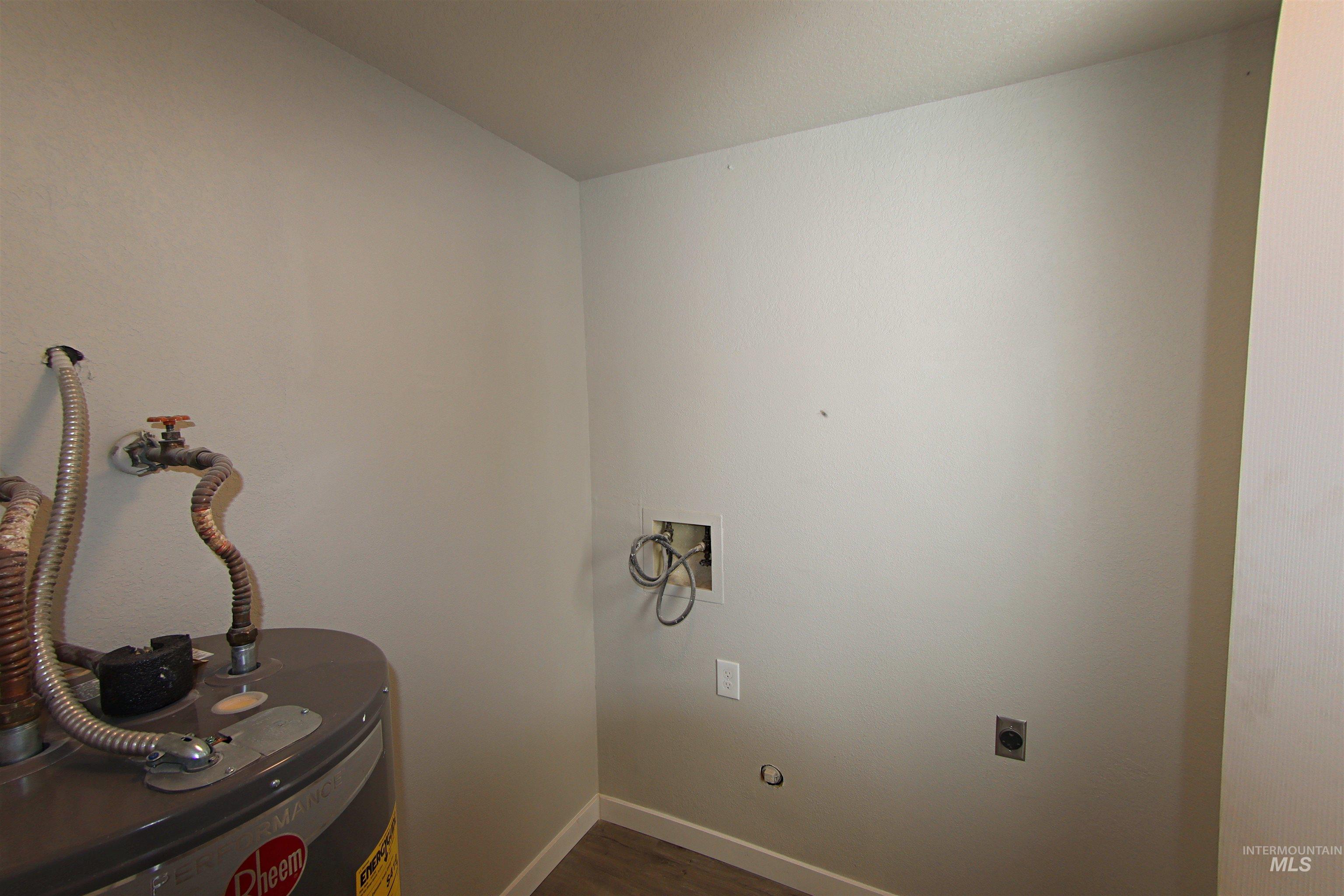 2427 Cherry St Property Photo 17