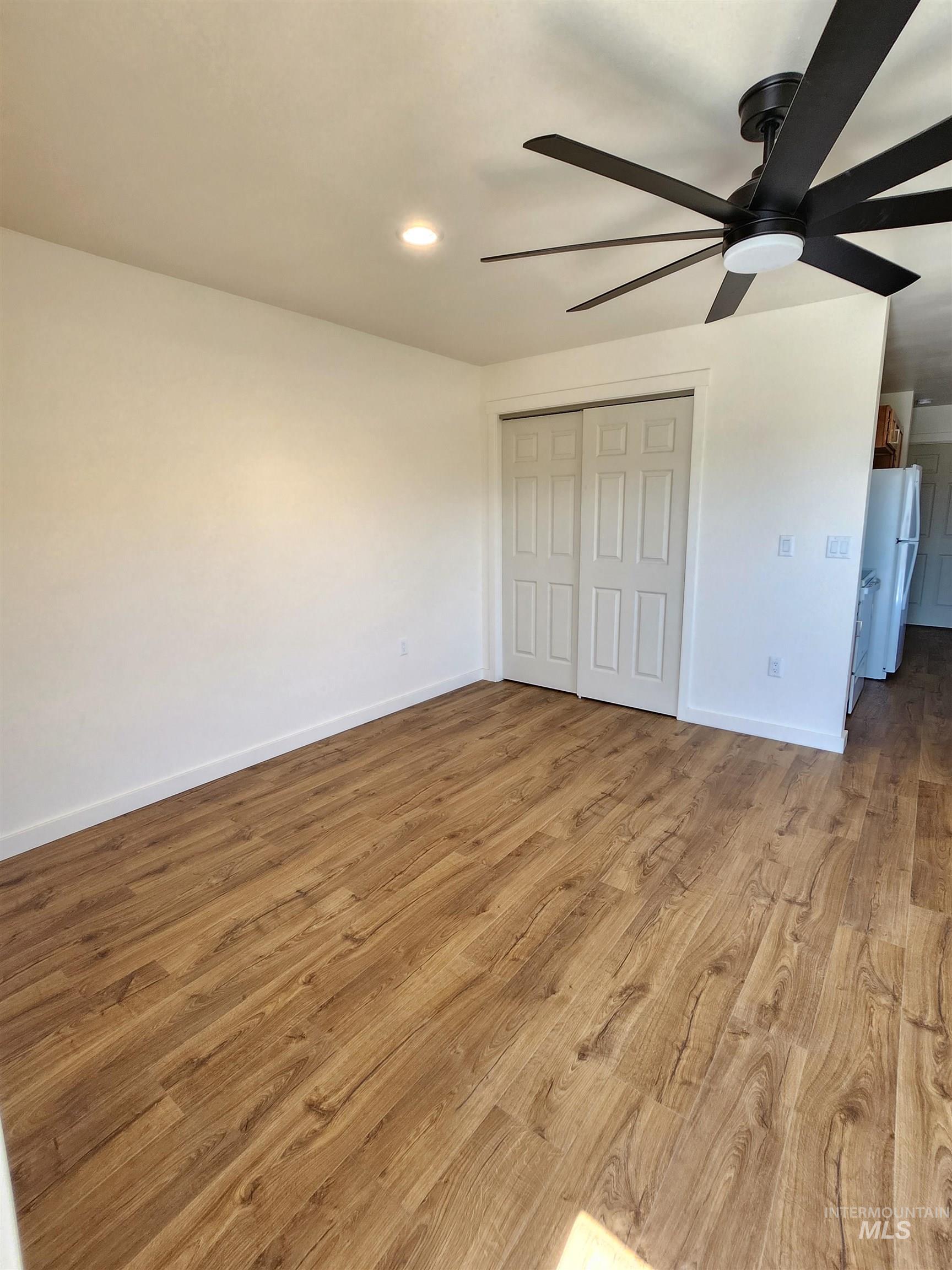 445 Powers Ave Property Photo 3