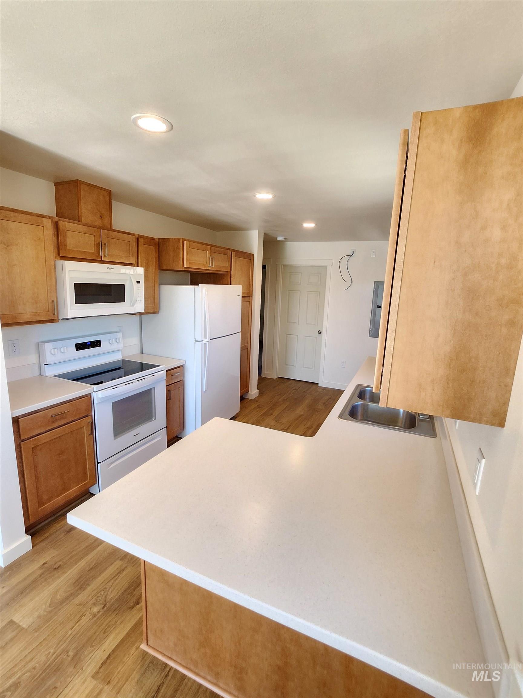 445 Powers Ave Property Photo 4