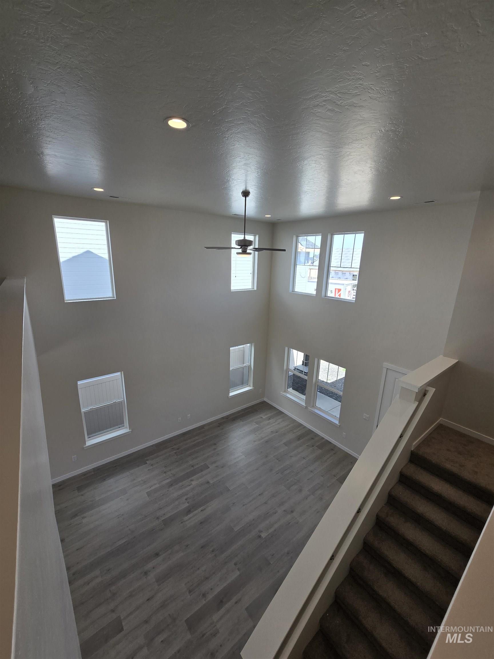 15637 N Labrador Ave Property Photo 3