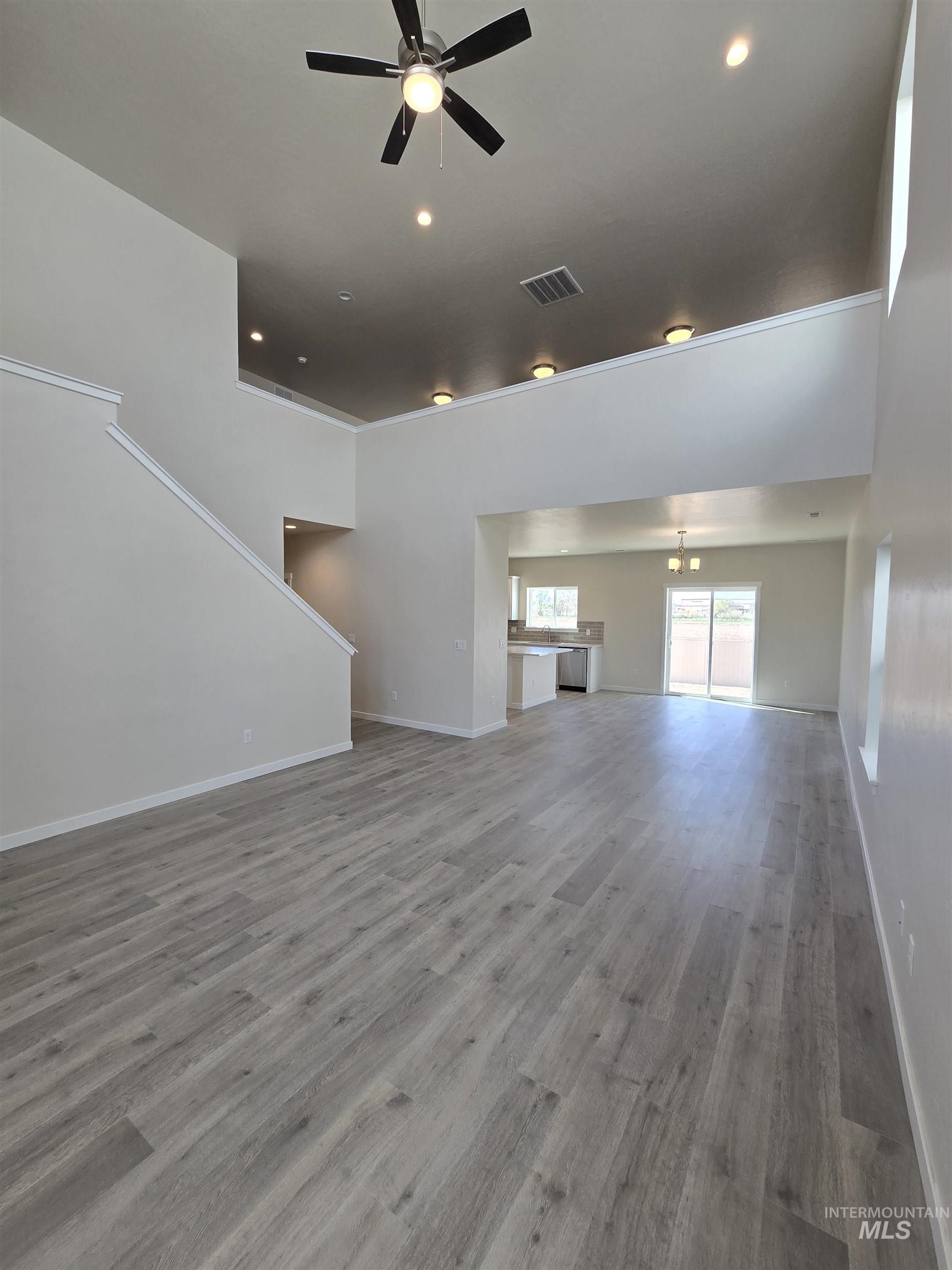 15637 N Labrador Ave Property Photo 4