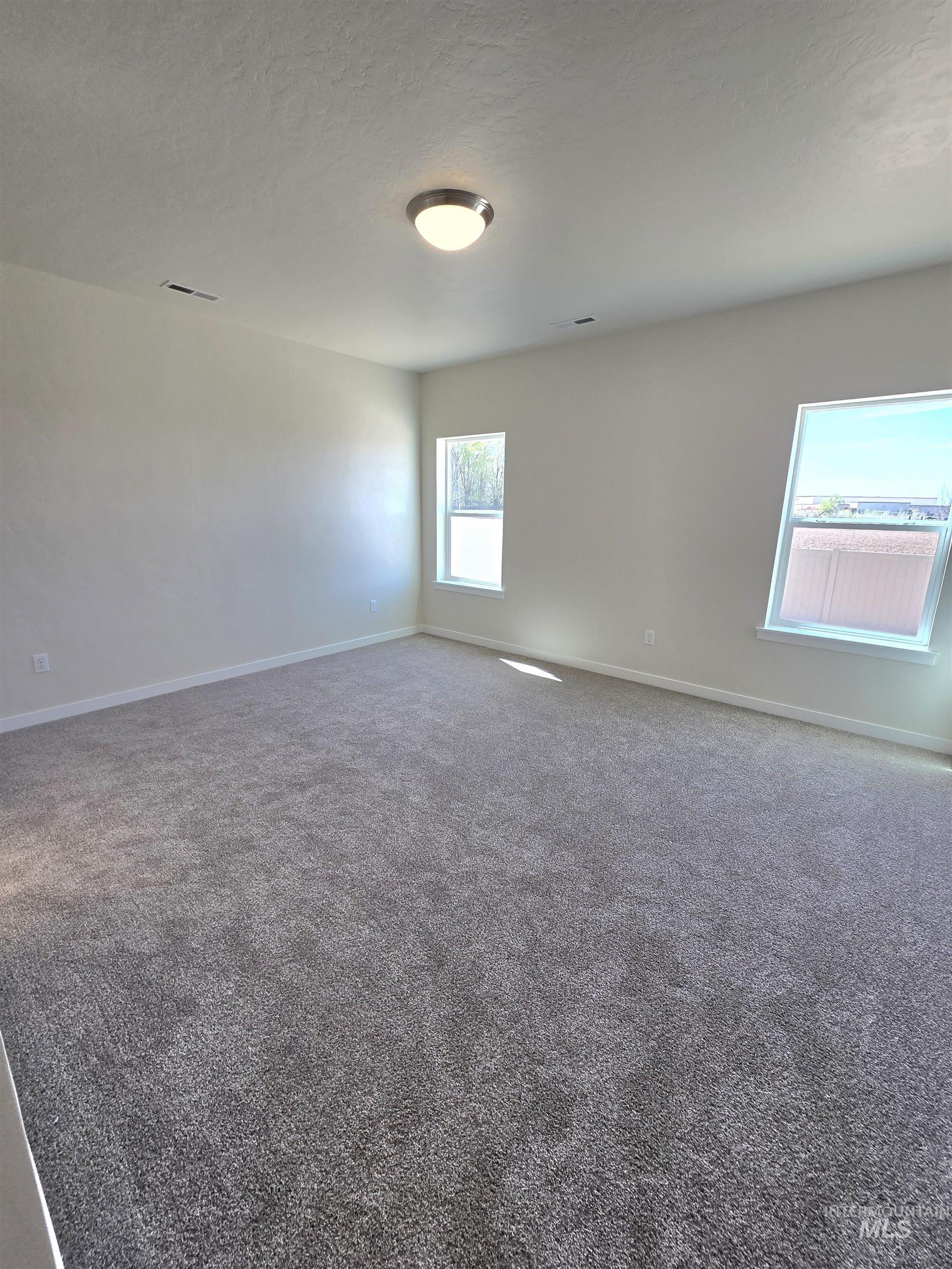 15637 N Labrador Ave Property Photo 8