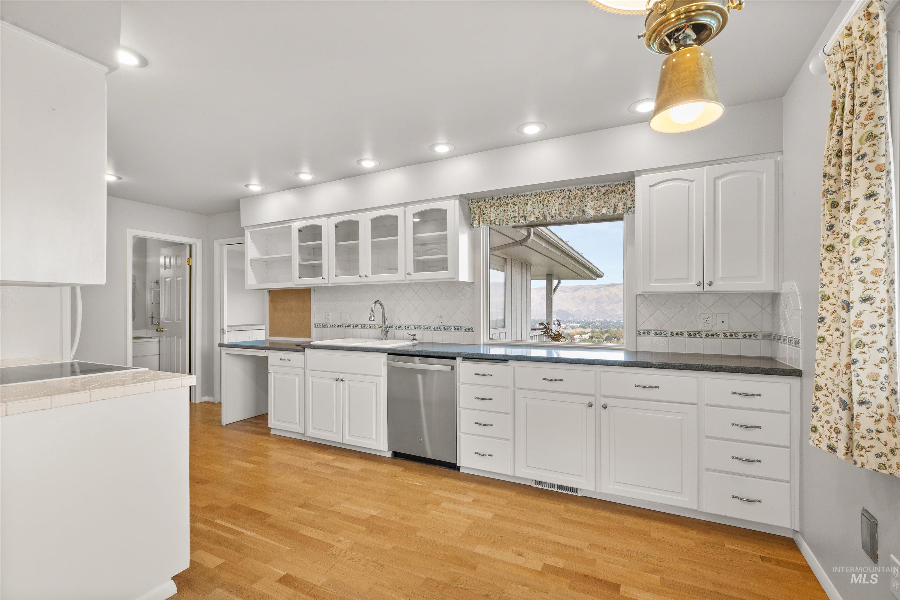 2956 Mayfair Ridge Property Photo 9