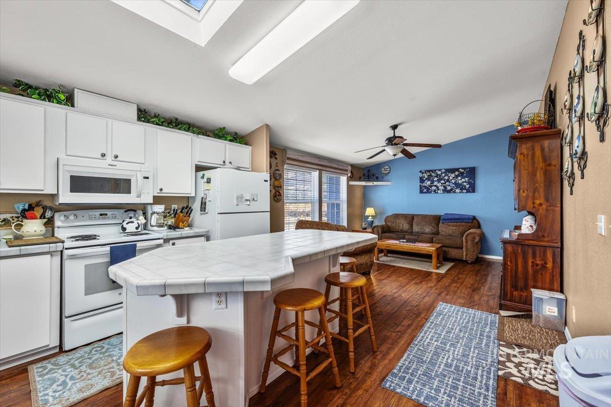 1915 W South Slope Road Property Photo 10