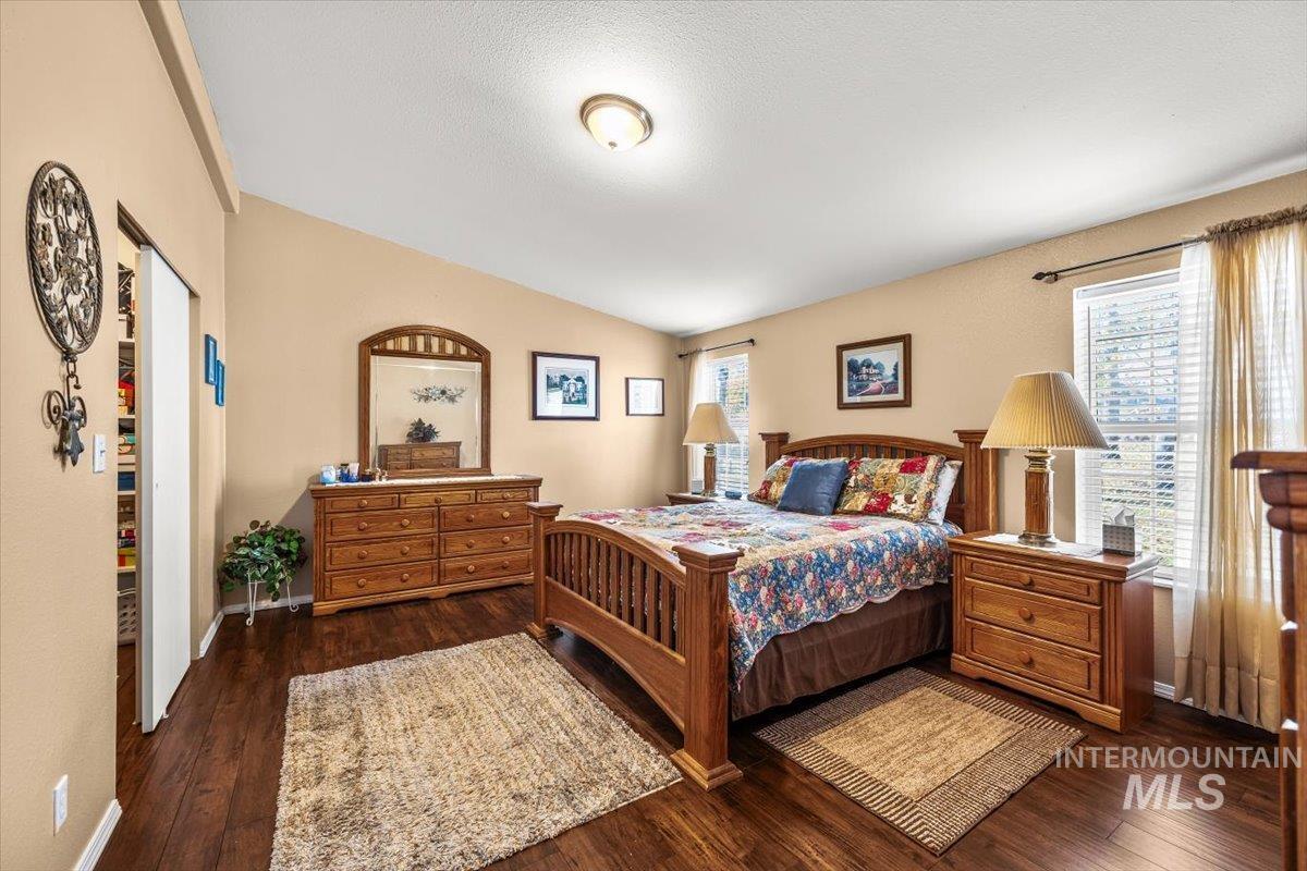 1915 W South Slope Road Property Photo 15