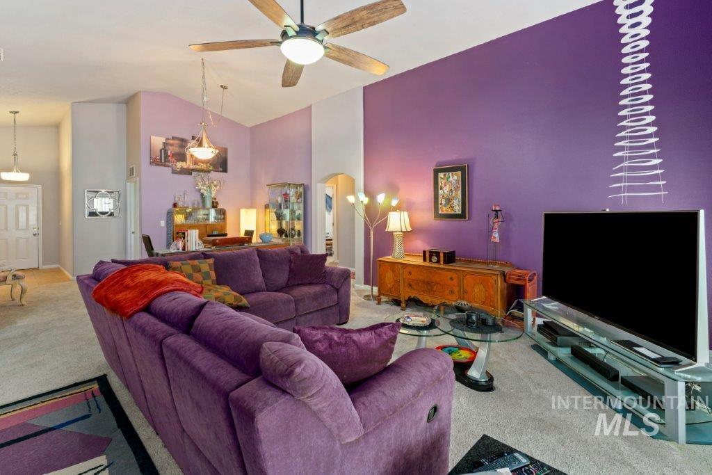 1118 Mcintosh St Property Photo 5