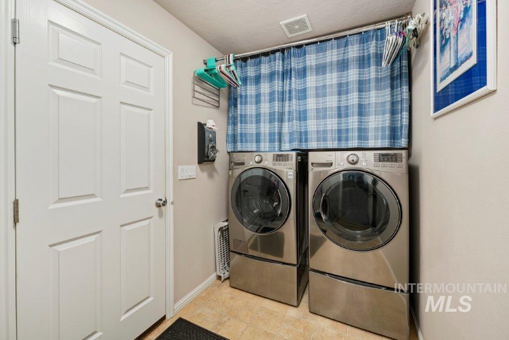 1118 Mcintosh St Property Photo 35