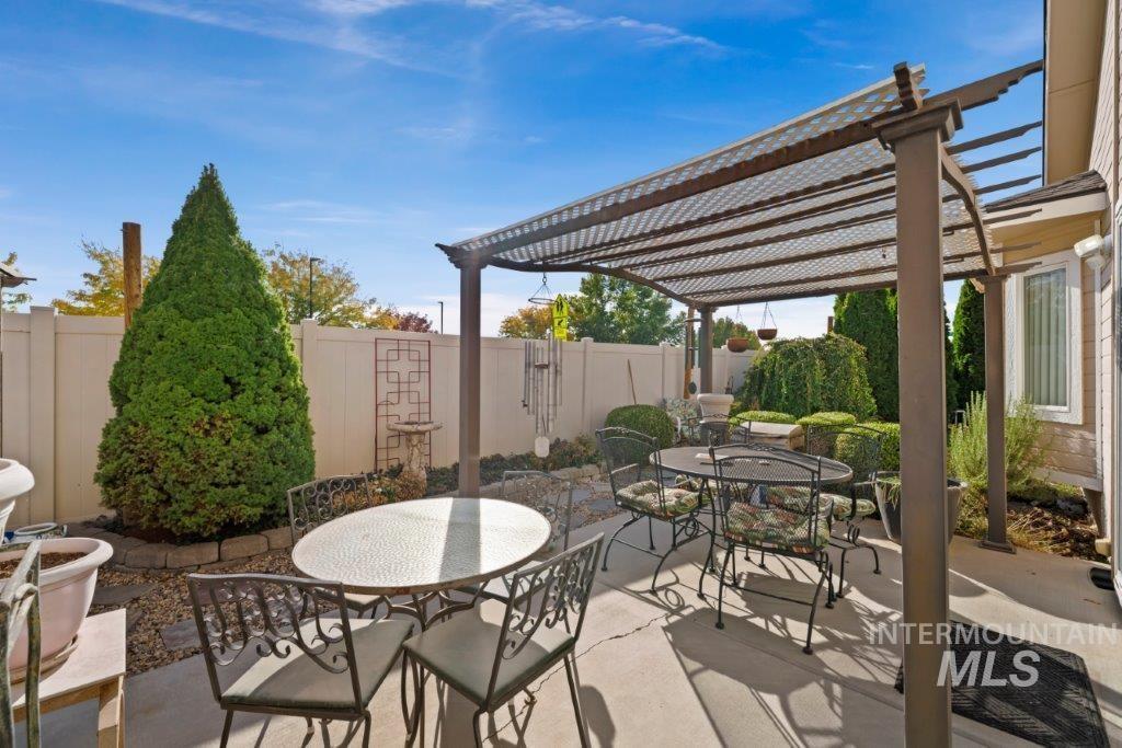 1118 Mcintosh St Property Photo 40