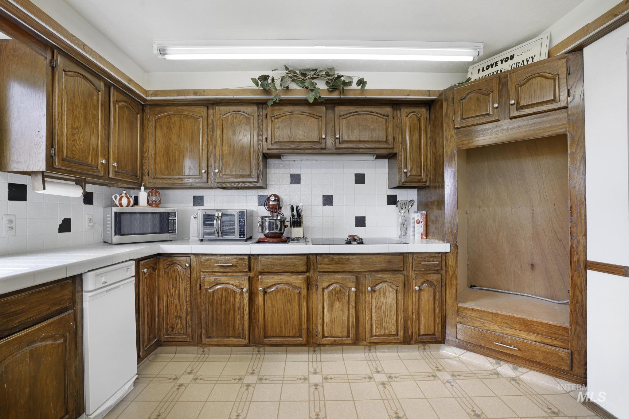 364 S 500 W # B Property Photo 14