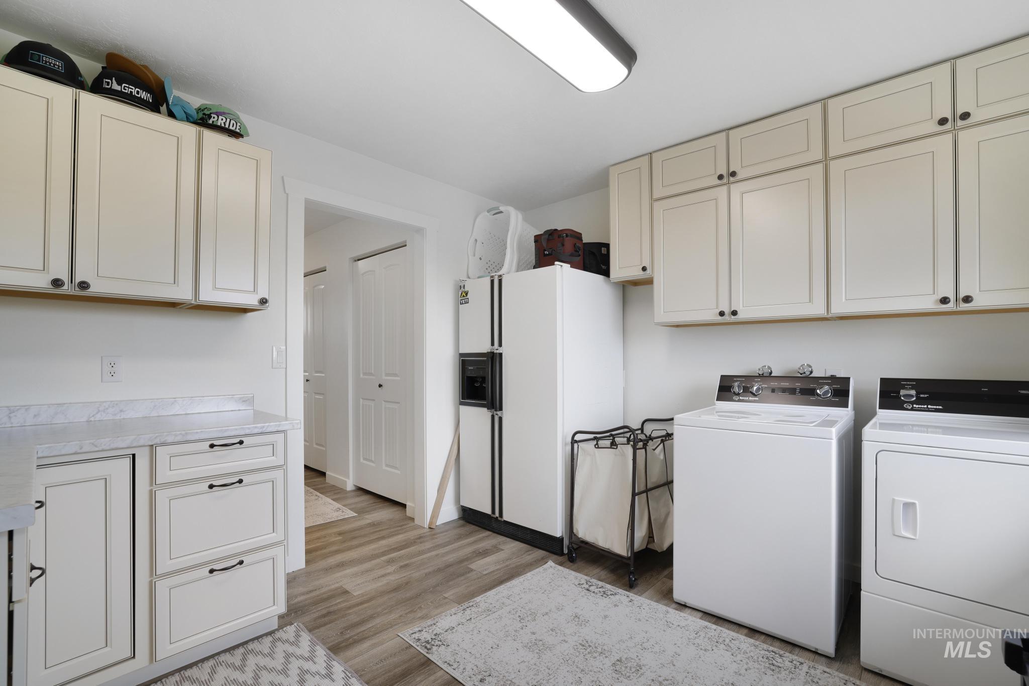 364 S 500 W # B Property Photo 25