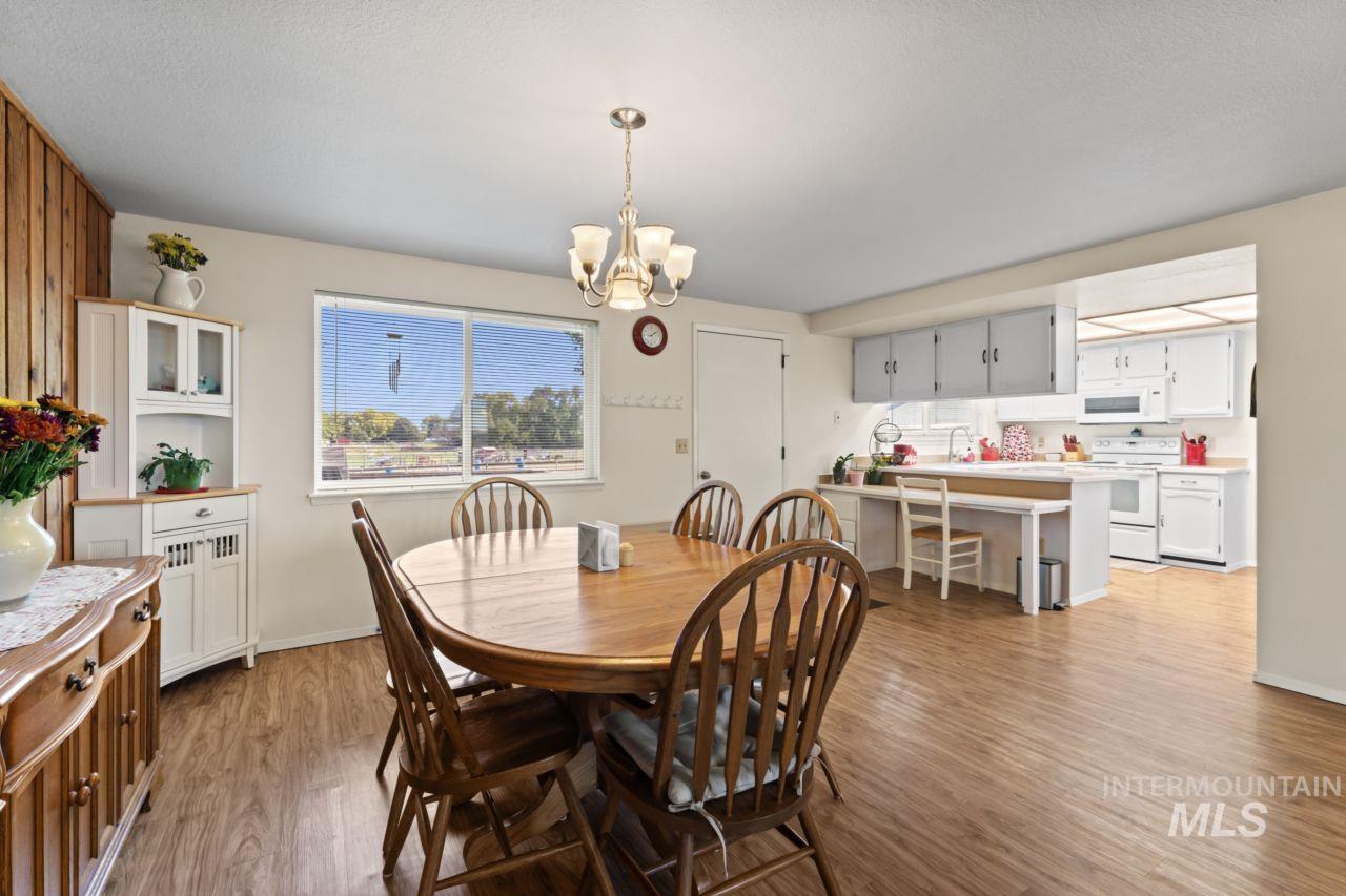 12247 Moss Lane Property Photo 8