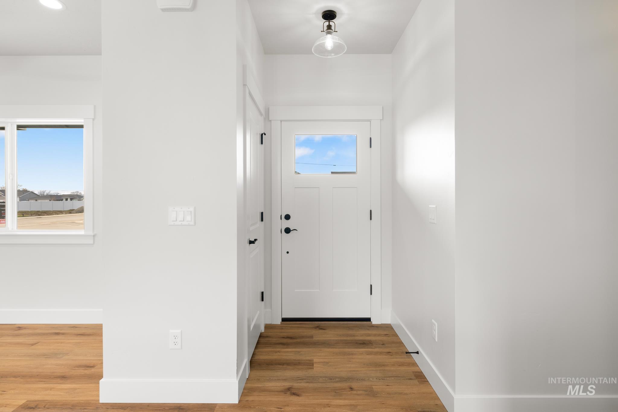 1530 Trail Way Property Photo 3