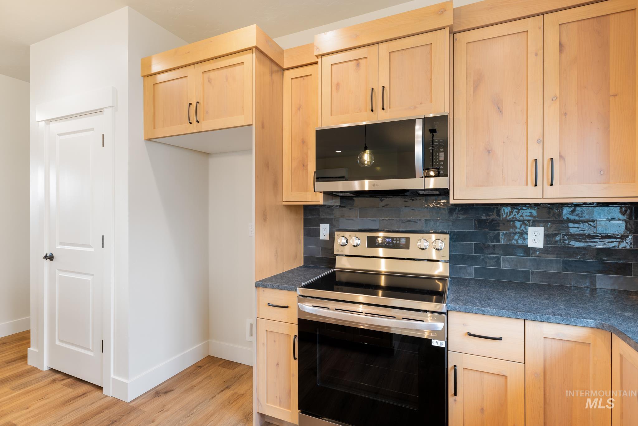 1530 Trail Way Property Photo 8