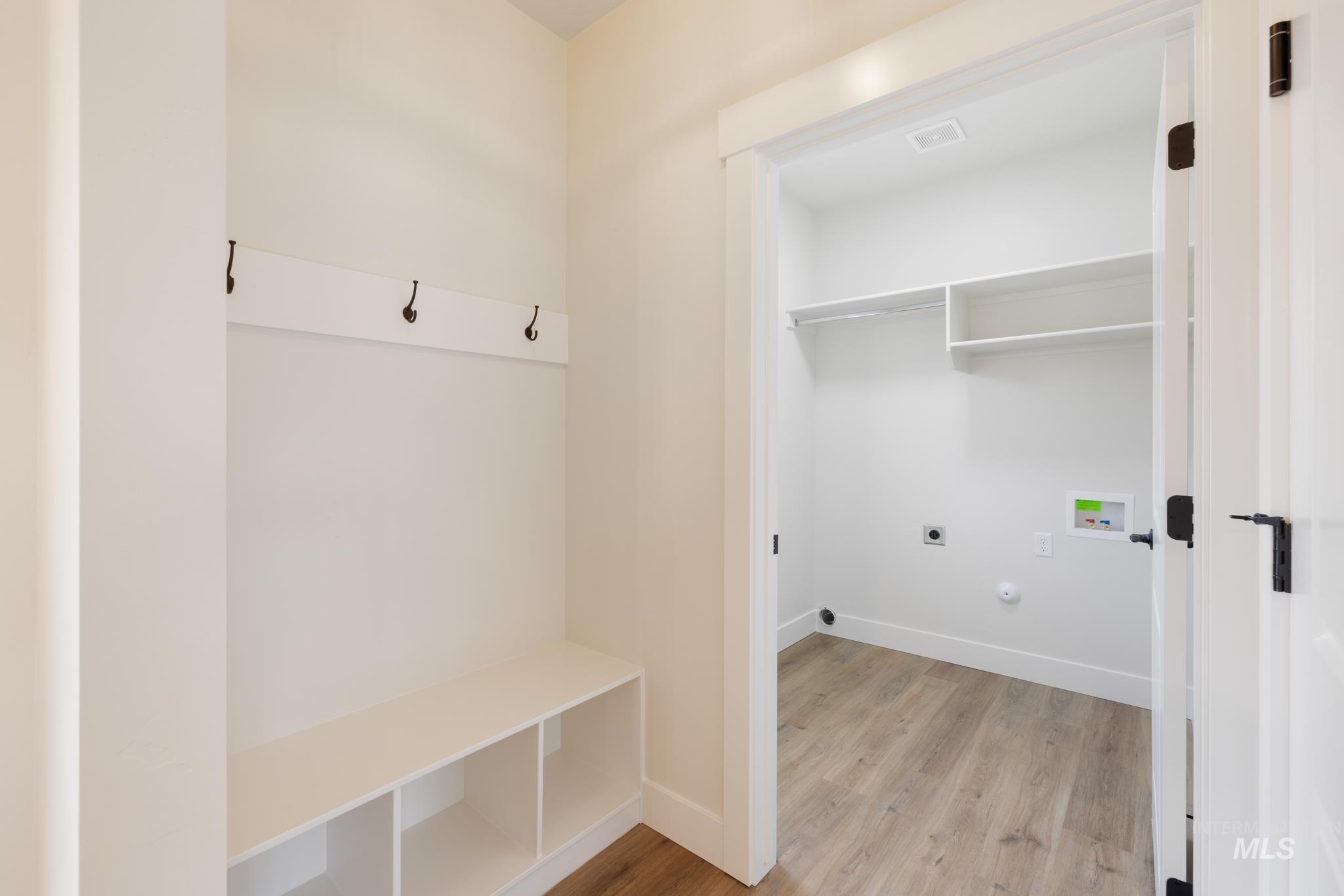 1530 Trail Way Property Photo 12