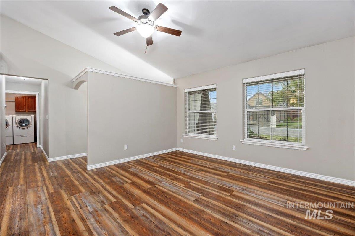 1020 Kelly Ave Property Photo 5