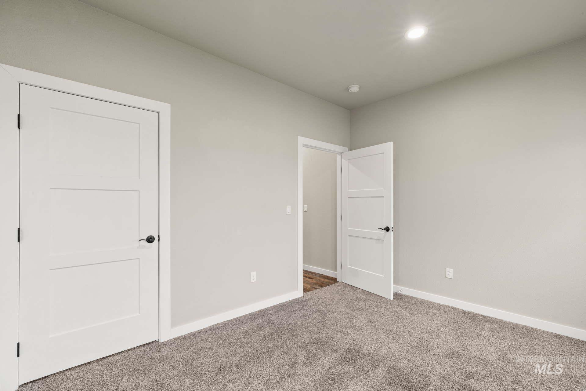 3220 Hidden Valley Loop Property Photo 18