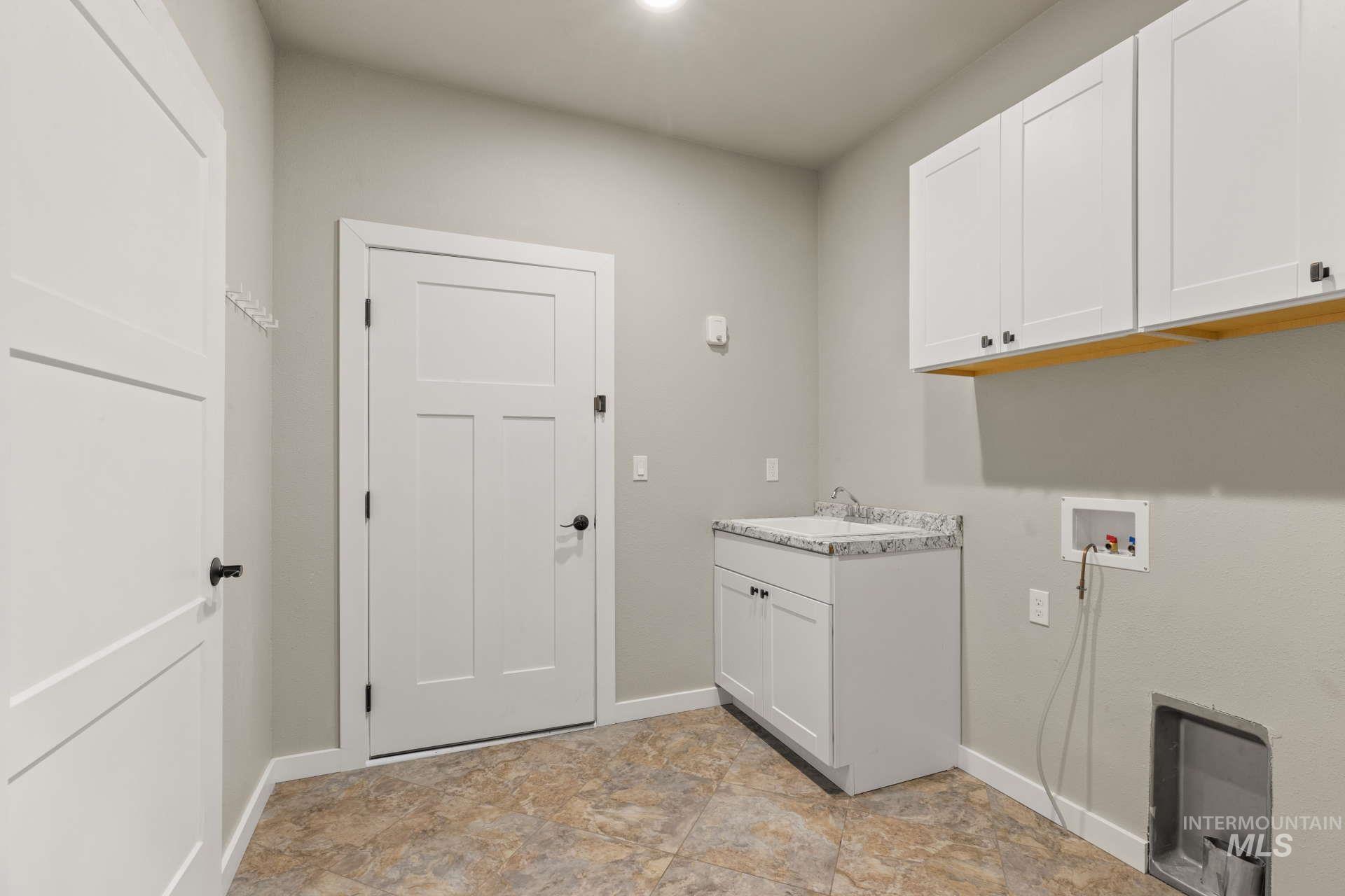 3220 Hidden Valley Loop Property Photo 32