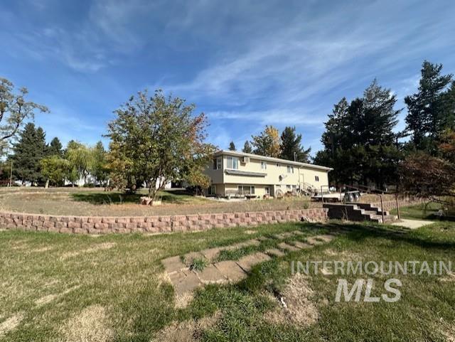 806 6th Ave Property Photo 2