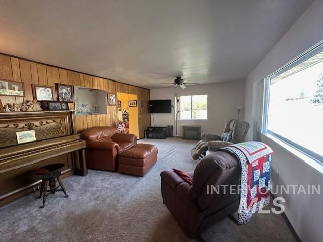 806 6th Ave Property Photo 6