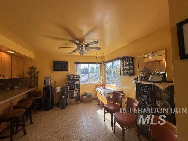 806 6th Ave Property Photo 7