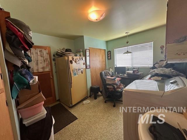 806 6th Ave Property Photo 11