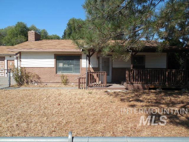 1910 American Legion Blvd Property Photo 4