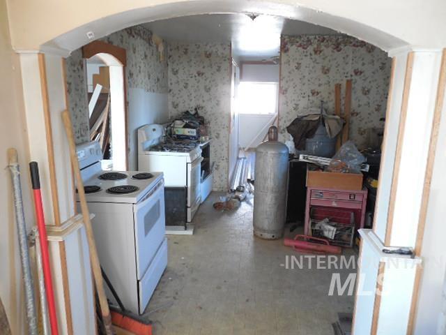 1910 American Legion Blvd Property Photo 13