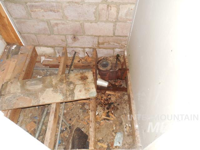 1910 American Legion Blvd Property Photo 16