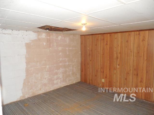 1910 American Legion Blvd Property Photo 18