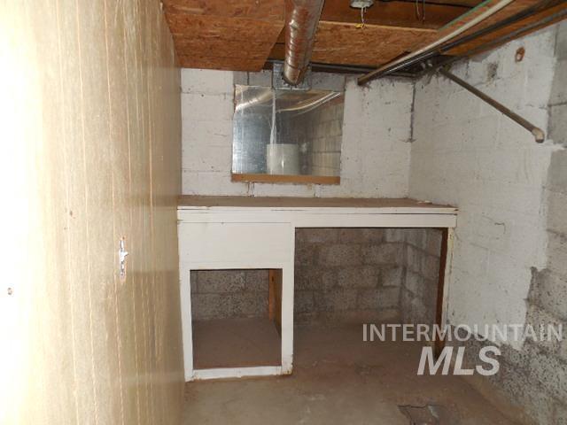 1910 American Legion Blvd Property Photo 21