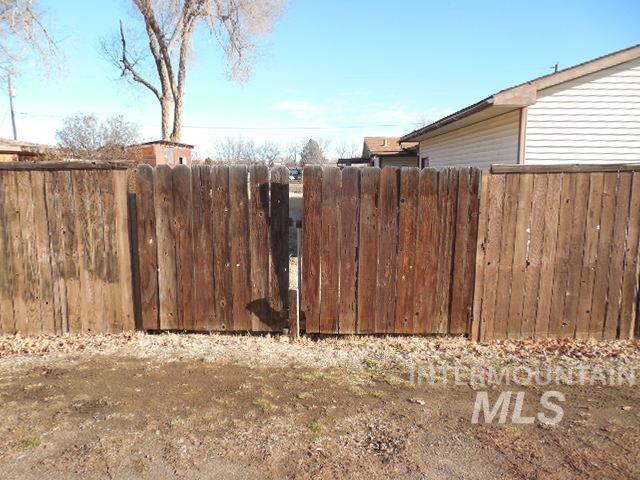 1910 American Legion Blvd Property Photo 24