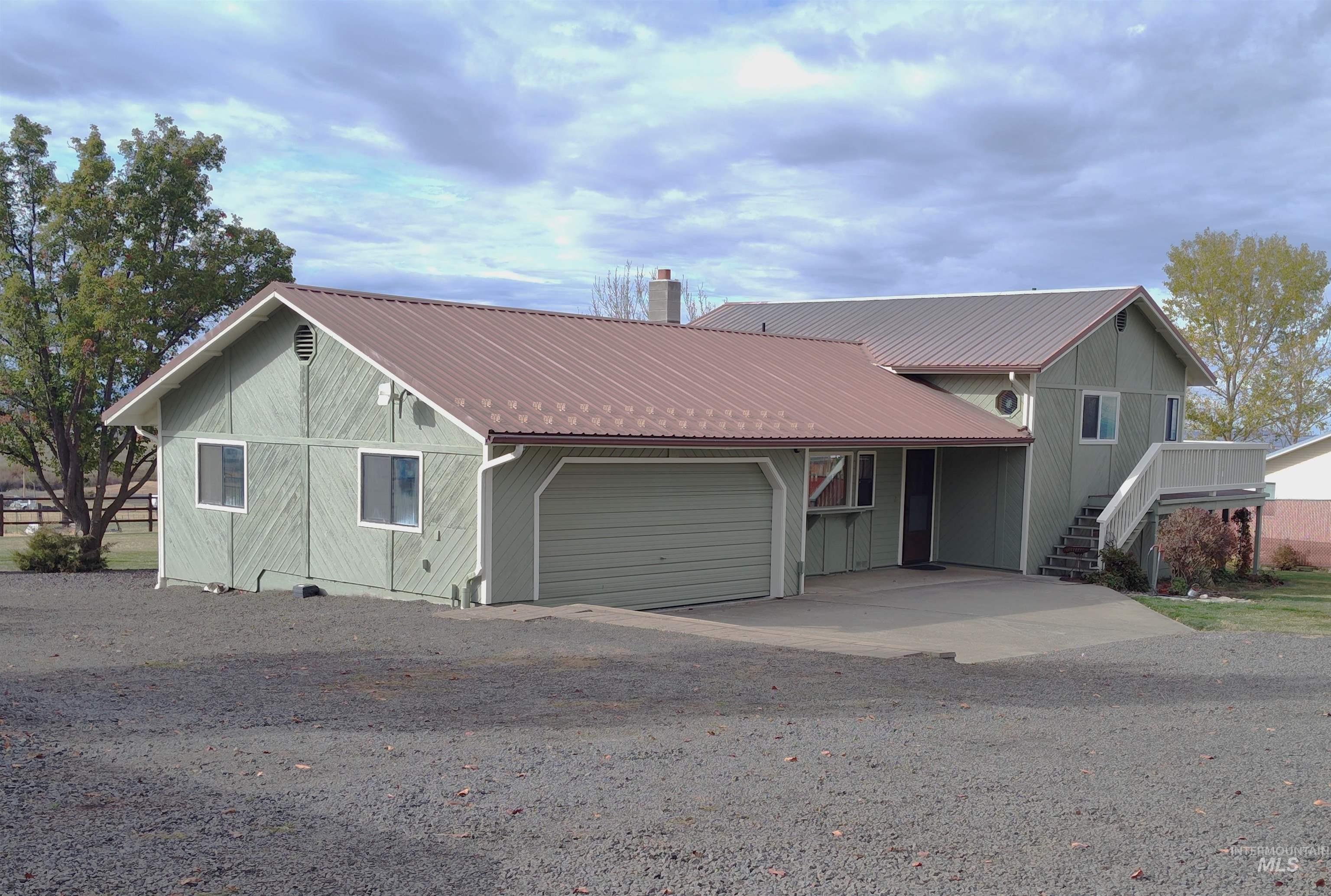 28 Red Barn Lane Property Photo 1