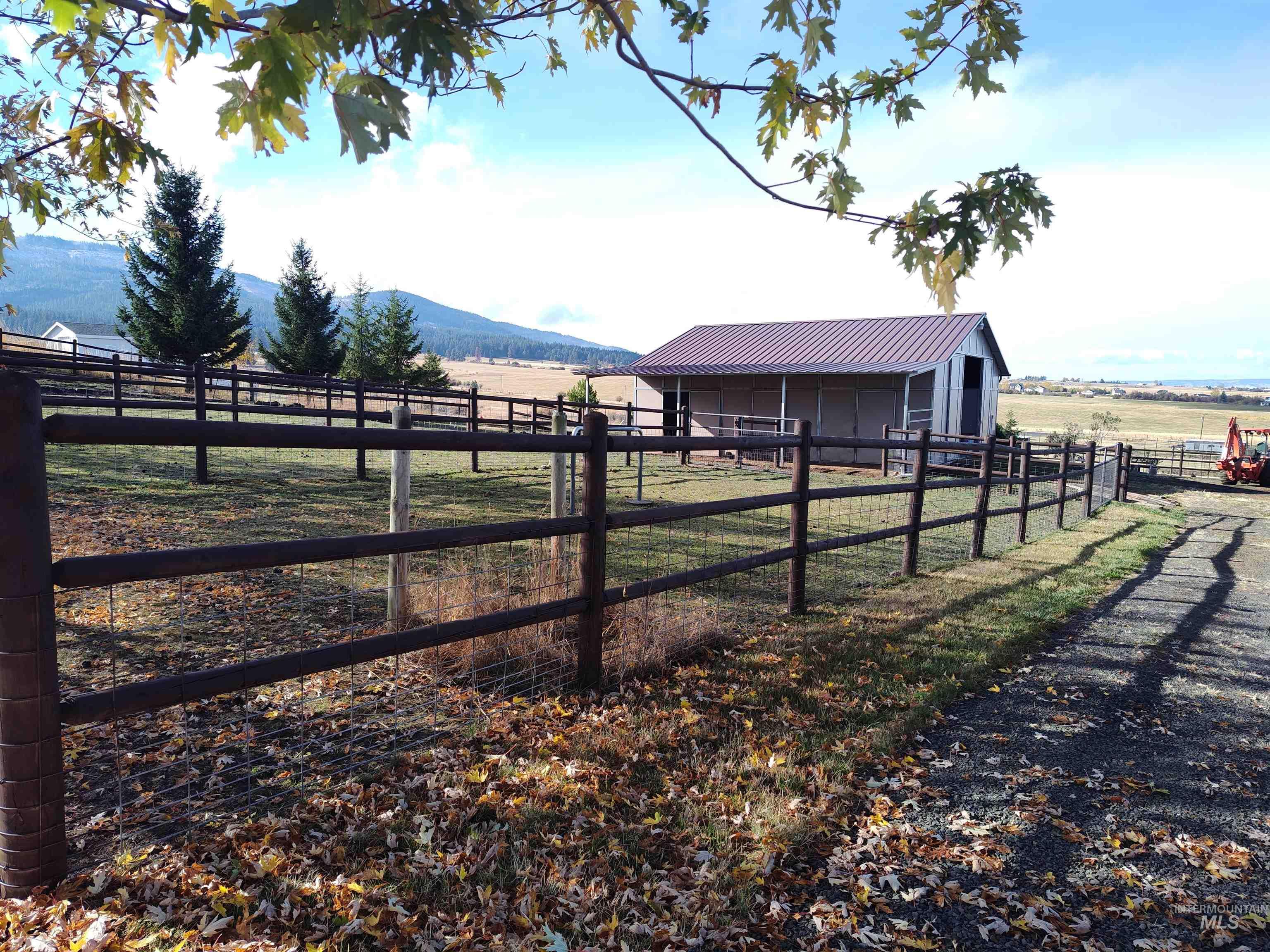 28 Red Barn Lane Property Photo 3