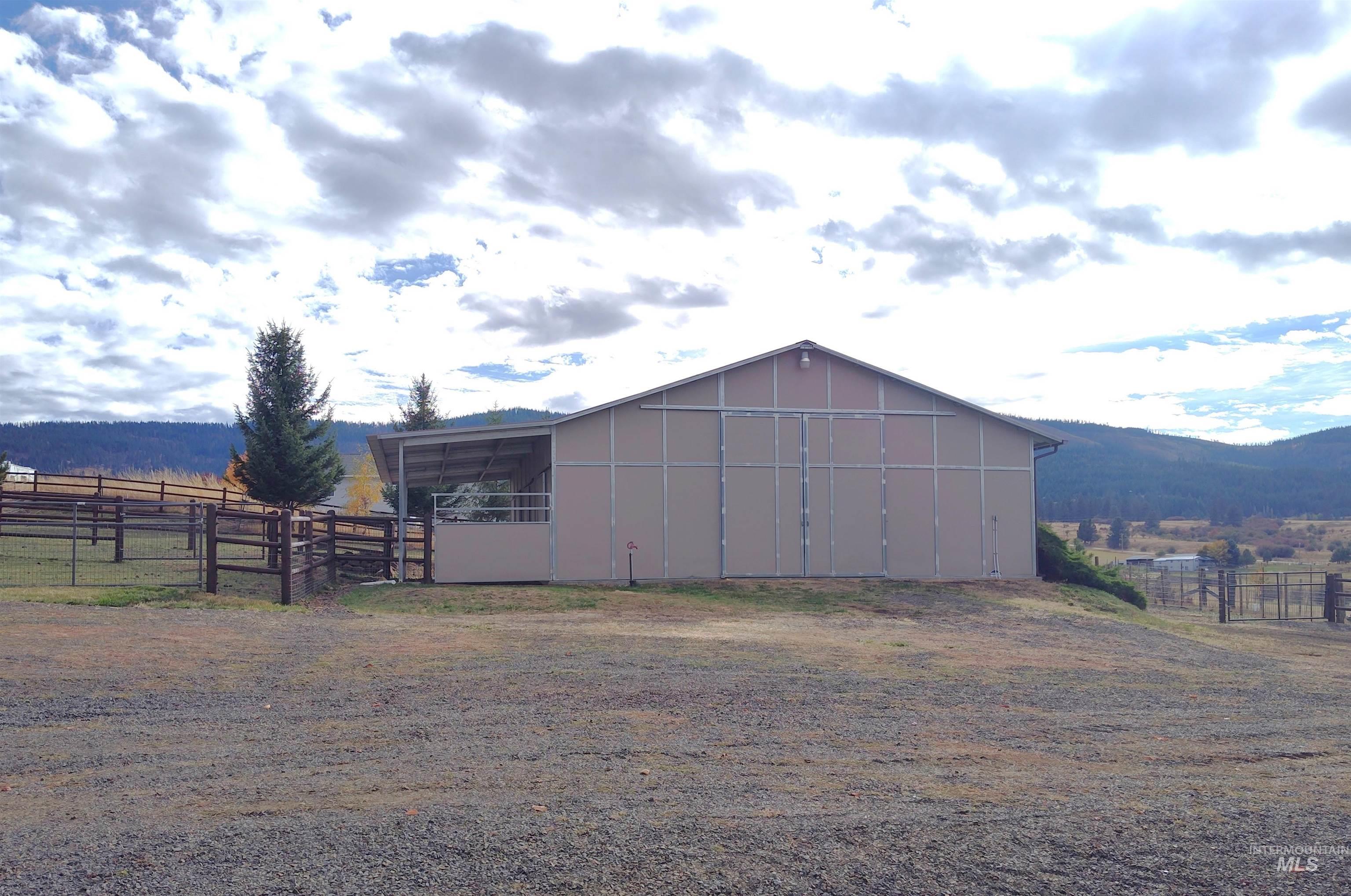 28 Red Barn Lane Property Photo 4