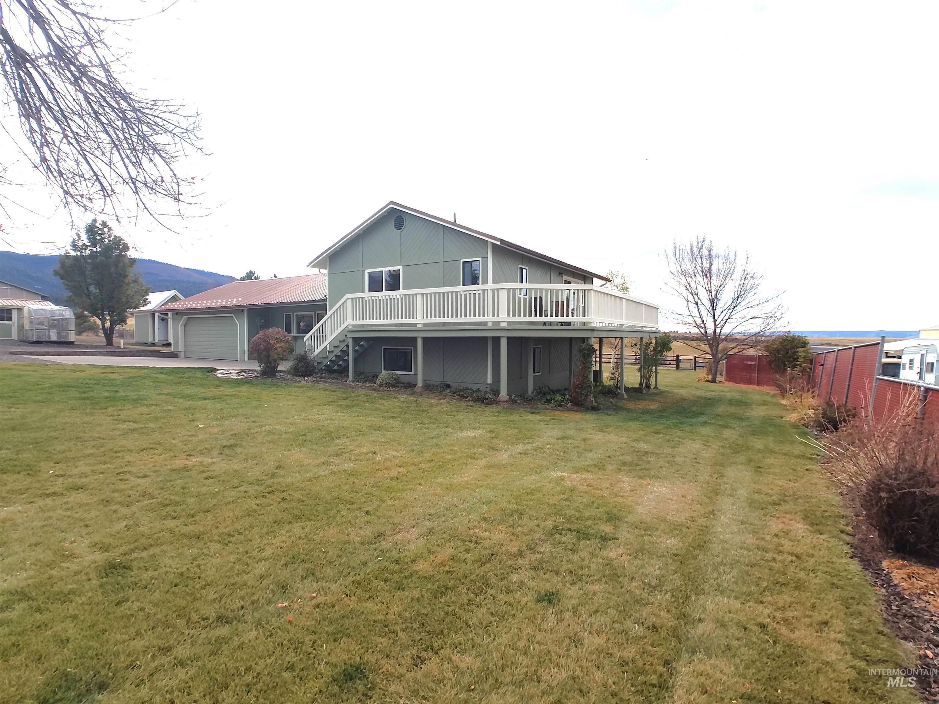 28 Red Barn Lane Property Photo 6